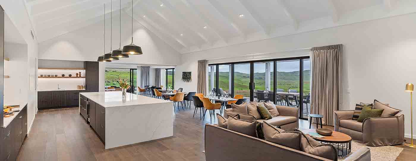 Te Karaka Lodge dining room
