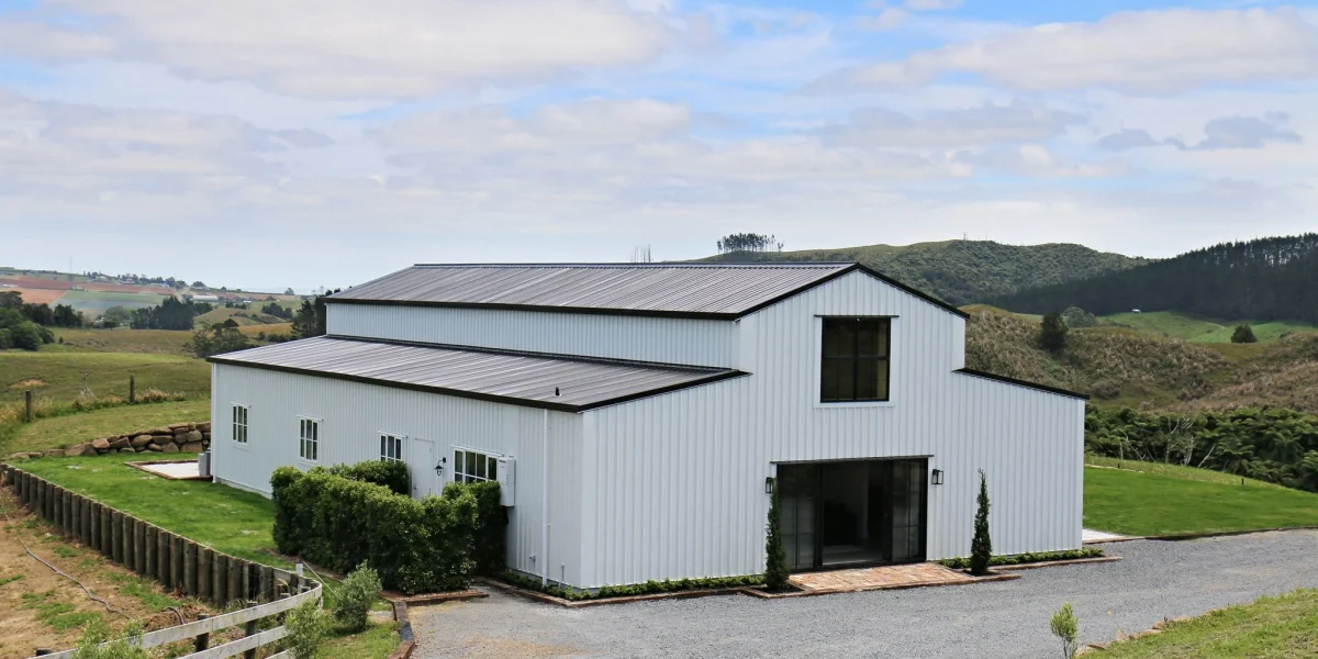 white-barn-bombay-venue-1.jpg-2
